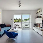 Marina View *