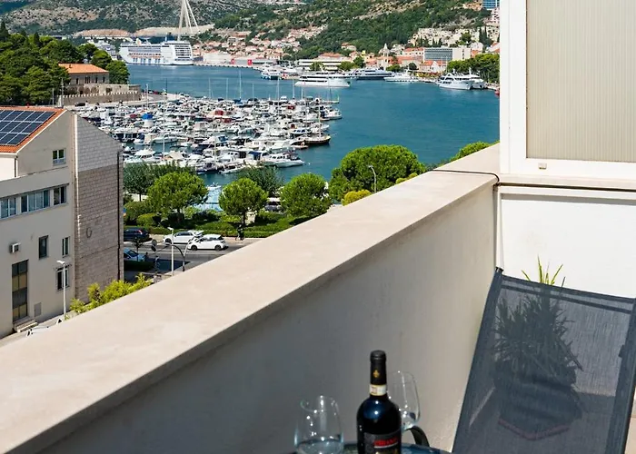 Marina View *