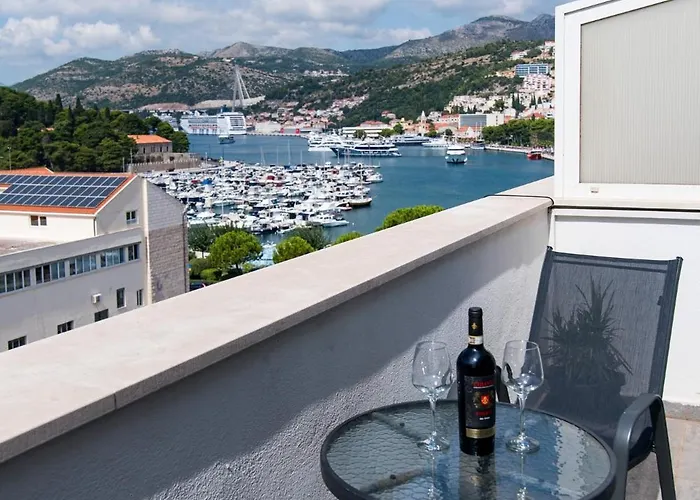 Marina View شقة *