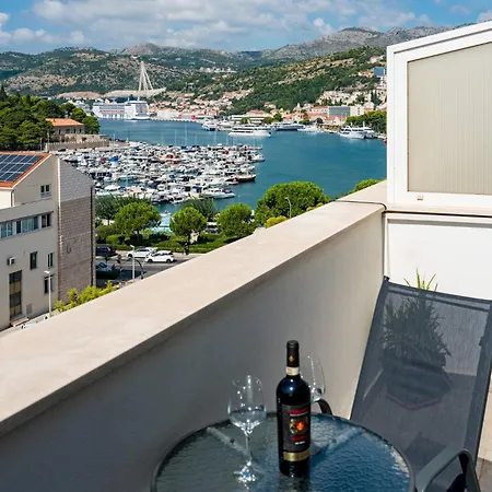 Marina View *